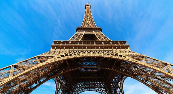 Szklana podłoga wieży Eiffela