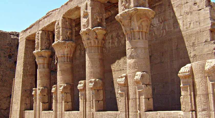 Edfu i świątynia Horusa