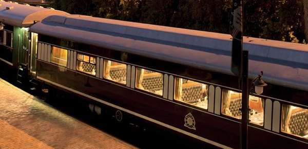 Pociąg Ravos Rail