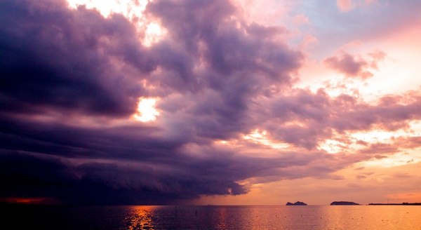 Ciemne chmury nad turystyką