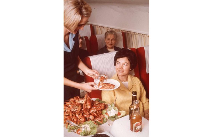 jedzenie w samolocie