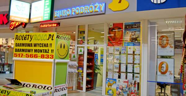 Biuro podróży w galerii handlowej